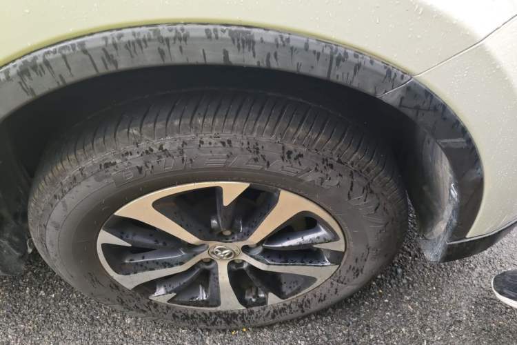 Used Toyota RAV4 2016 2.0L CVT Two-Wheel Drive Fashion Edition China V Standard Right Front Wheel Hub