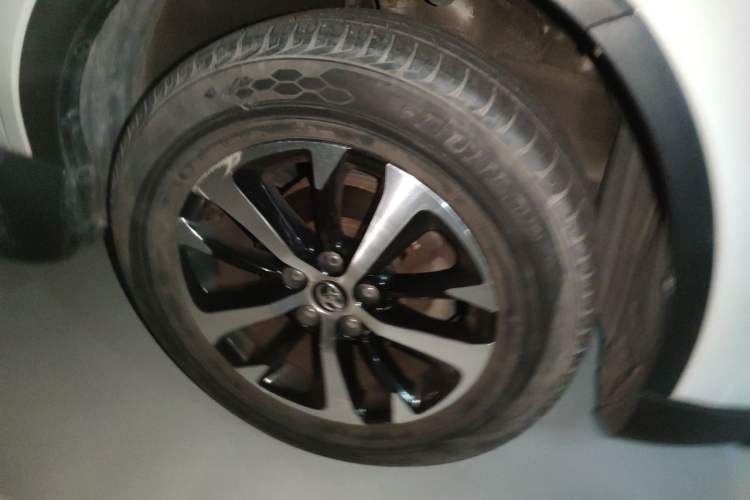 Used Toyota RAV4 2016 2.0L CVT Two-Wheel Drive Comfort Edition China V Standard Right Front Wheel Hub
