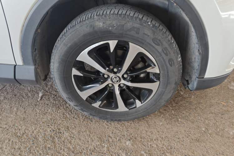 Used Toyota RAV4 2016 2.0L CVT Two-Wheel Drive Urban Edition China V Standard Right Front Wheel Hub