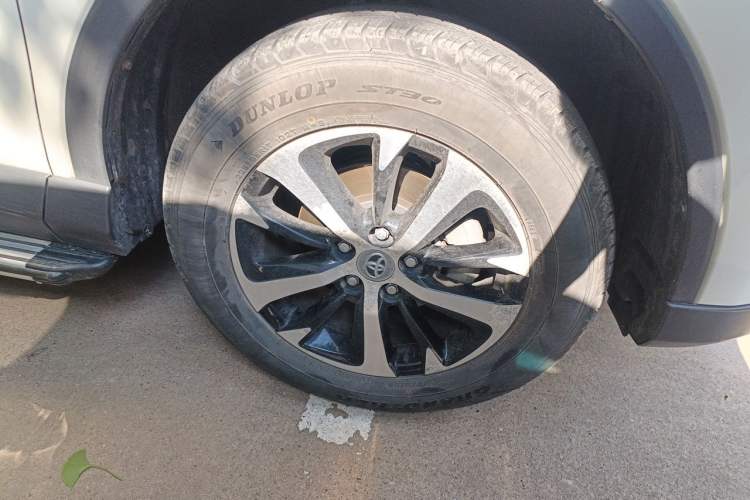 Used Toyota RAV4 2016 2.0L CVT Two-Wheel Drive Smart Edition China V Standard Right Front Wheel Hub