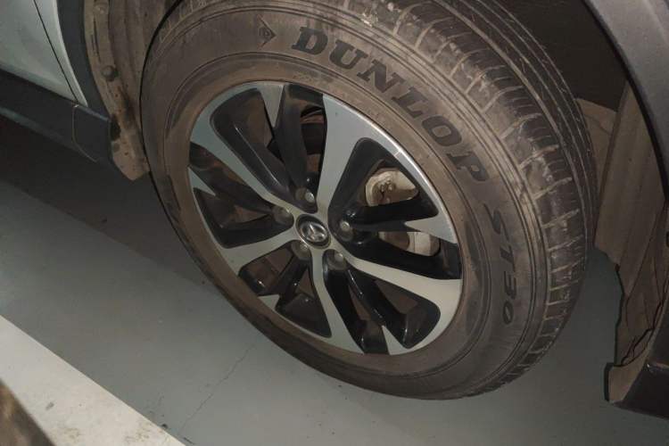 Used Toyota RAV4 2016 2.0L CVT Two-Wheel Drive Smart Edition China V Standard Right Front Wheel Hub