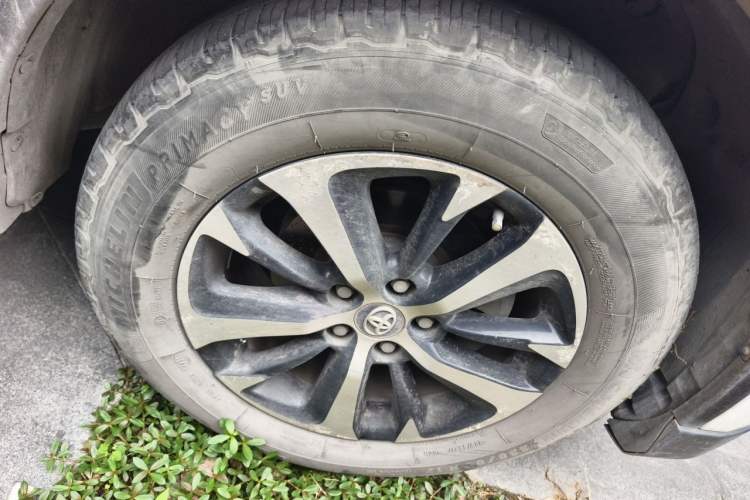Used Toyota RAV4 2016 2.0L CVT Two-Wheel Drive Fashion Edition China V Standard Right Front Wheel Hub