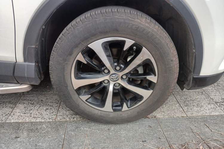 Used Toyota RAV4 2016 2.0L CVT Two-Wheel Drive Urban Edition China V Standard Right Front Wheel Hub