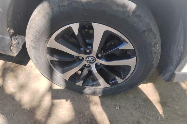 Used Toyota RAV4 2016 2.0L CVT Two-Wheel Drive Comfort Edition China V Standard Right Front Wheel Hub
