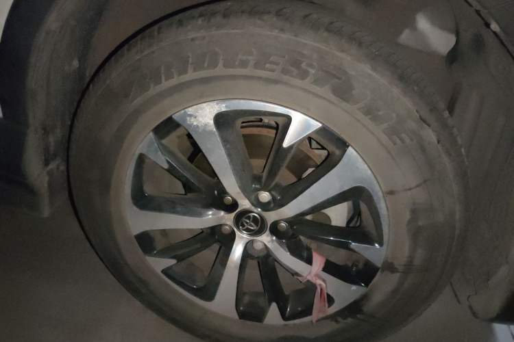 Used Toyota RAV4 2016 2.0L CVT Two-Wheel Drive Comfort Edition China V Standard Right Front Wheel Hub