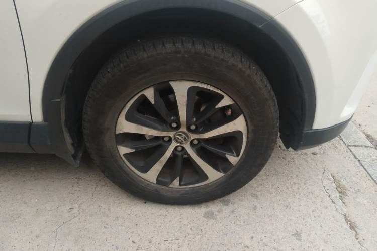 Used Toyota RAV4 2016 2.0L CVT 4x4 New Edition China V Standard Right Front Wheel Hub