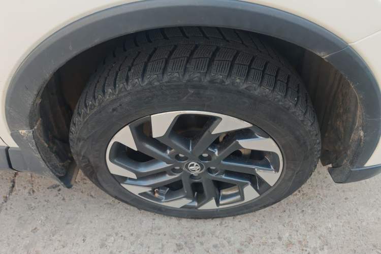 Used Toyota RAV4 2016 2.5L Automatic 4x4 Elite Edition Right Front Wheel Hub