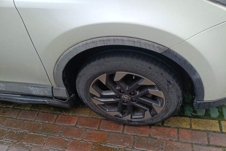 Used Toyota RAV4 2016 2.5L Automatic 4x4 Prestige Edition Right Front Wheel Hub
