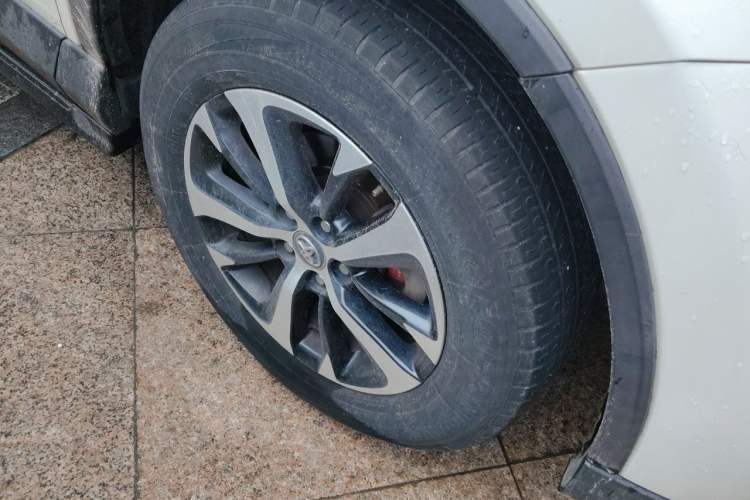 Used Toyota RAV4 2016 2.0L CVT Two-Wheel Drive Fashion Edition China V Standard Right Front Wheel Hub