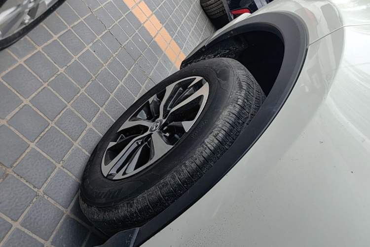 Used Toyota RAV4 2016 2.0L CVT Two-Wheel Drive Fashion Edition China V Standard Right Rear Wheel Hub