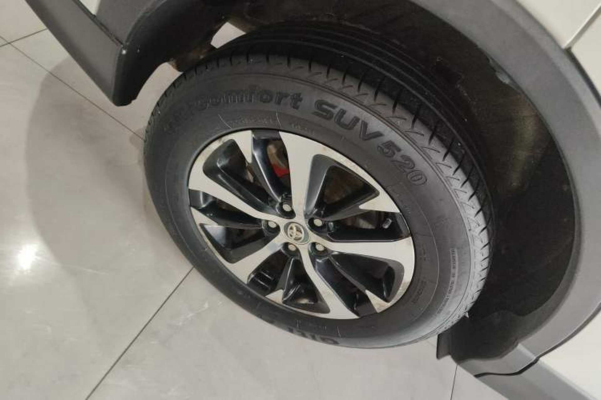 Used Toyota RAV4 2016 2.0L CVT Two-Wheel Drive Comfort Edition China V Standard Right Rear Wheel Hub