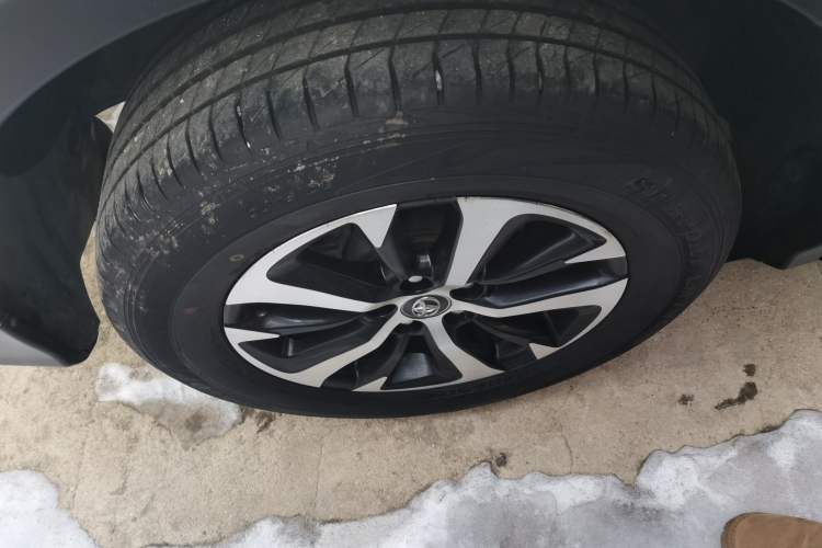 Used Toyota RAV4 2016 2.0L CVT Two-Wheel Drive Comfort Edition China V Standard Right Rear Wheel Hub