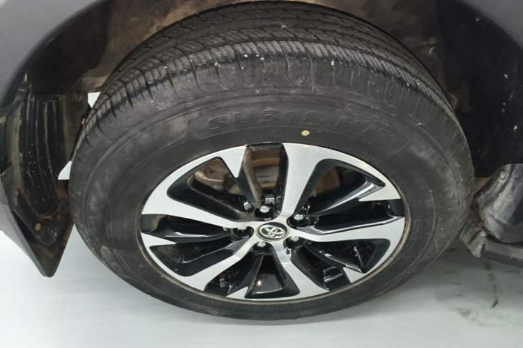 Used Toyota RAV4 2016 2.0L CVT Two-Wheel Drive Comfort Edition China V Standard Right Rear Wheel Hub