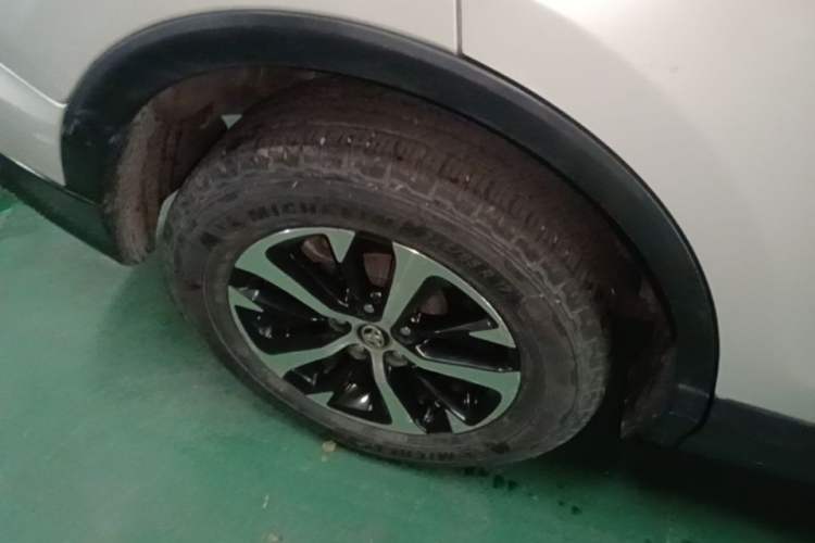 Used Toyota RAV4 2016 2.0L CVT Two-Wheel Drive Fashion Edition China V Standard Right Rear Wheel Hub