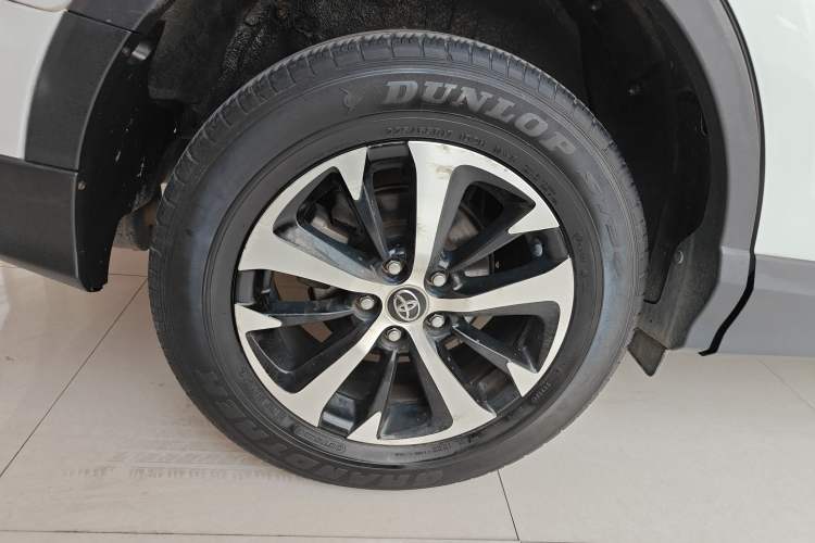 Used Toyota RAV4 2016 2.0L CVT Two-Wheel Drive Comfort Edition China V Standard Right Rear Wheel Hub