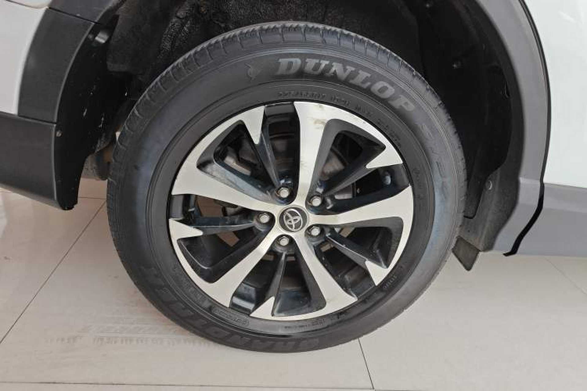 Used Toyota RAV4 2016 2.0L CVT Two-Wheel Drive Comfort Edition China V Standard Right Rear Wheel Hub