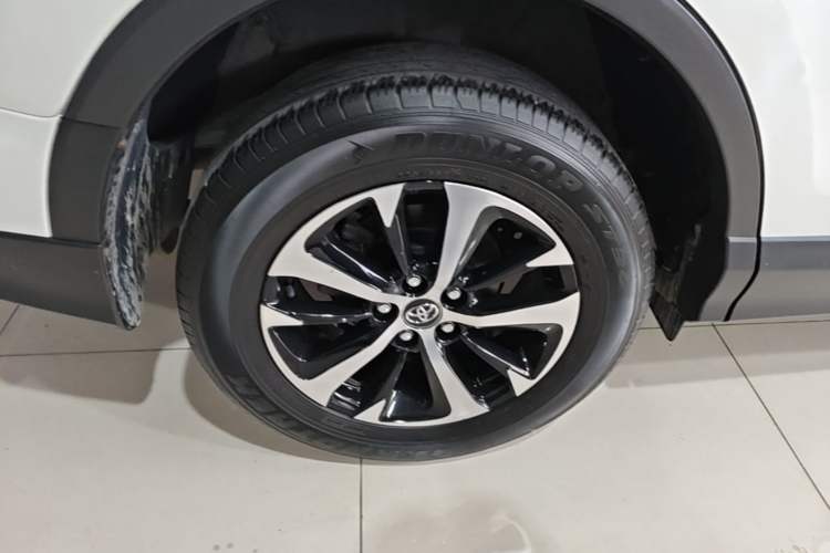 Used Toyota RAV4 2016 2.0L CVT Two-Wheel Drive Urban Edition China V Standard Right Rear Wheel Hub