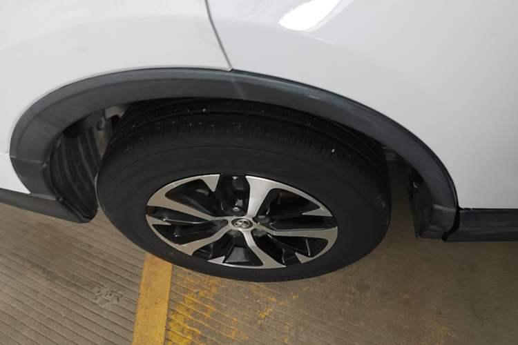Used Toyota RAV4 2016 2.0L CVT Two-Wheel Drive Fashion Edition China V Standard Right Rear Wheel Hub