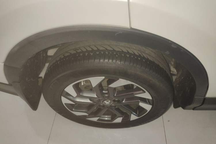 Used Toyota RAV4 2016 2.5L Automatic 4x4 Elite Edition Right Rear Wheel Hub