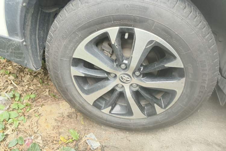 Used Toyota RAV4 2016 2.0L CVT Two-Wheel Drive Urban Edition China V Standard Right Rear Wheel Hub