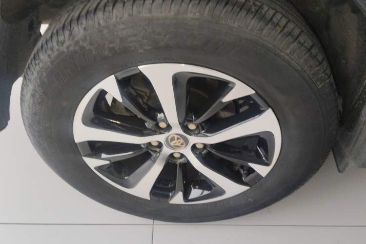 Used Toyota RAV4 2016 2.0L CVT Two-Wheel Drive Urban Edition China V Standard Right Rear Wheel Hub