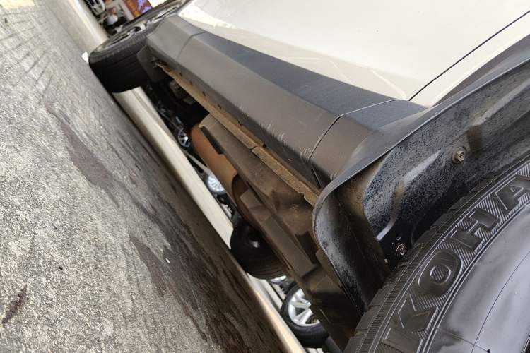 Used Toyota RAV4 2016 2.0L CVT Two-Wheel Drive Fashion Edition China V Standard Right Side Sill