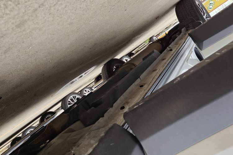 Used Toyota RAV4 2016 2.0L CVT Two-Wheel Drive Fashion Edition China V Standard Right Side Sill