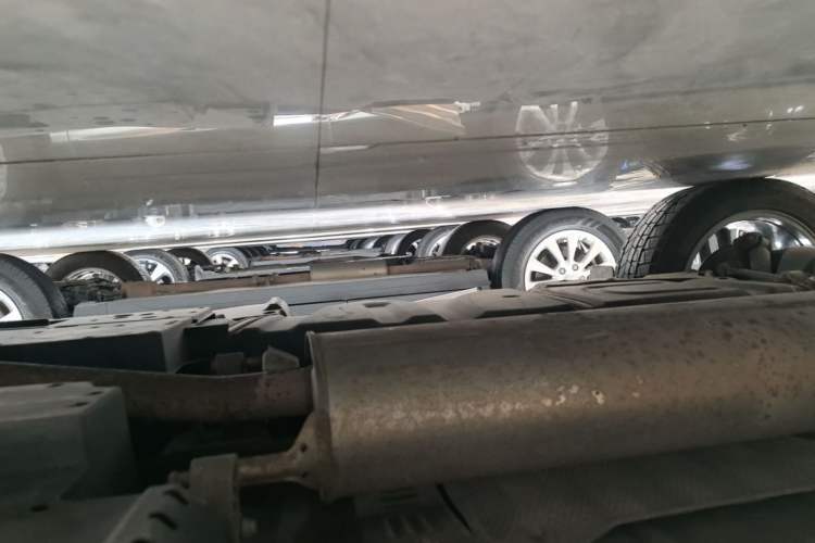 Used Toyota RAV4 2016 2.5L Automatic 4x4 Elite Edition Right Side Sill