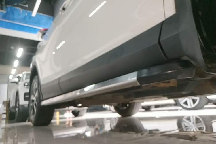 Used Toyota RAV4 2016 2.0L CVT Two-Wheel Drive Fashion Edition China V Standard Right Side Sill