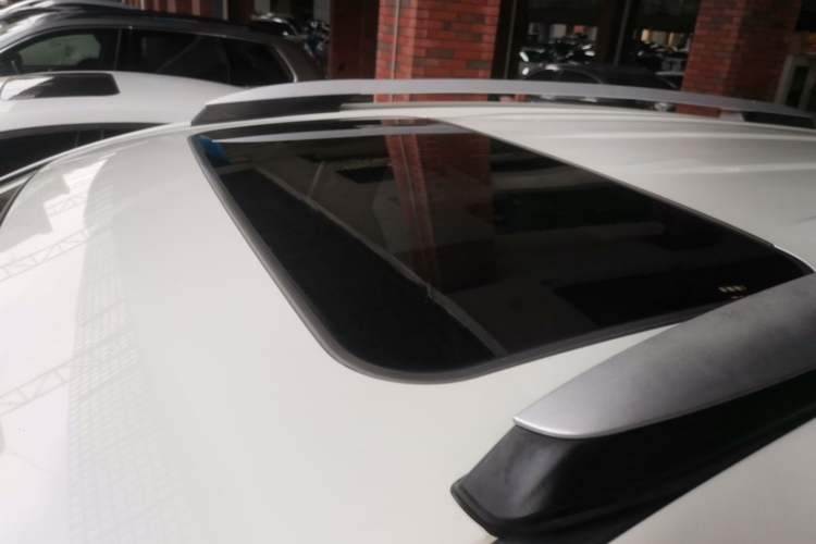 Used Toyota RAV4 2016 2.0L CVT Two-Wheel Drive Fashion Edition China V Standard Roof