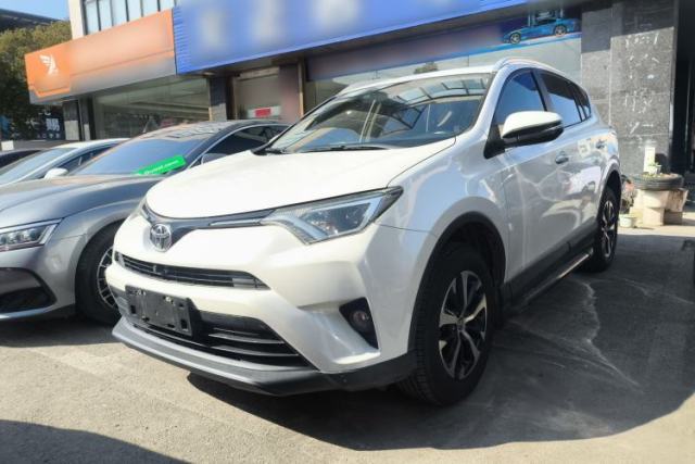 Used Toyota RAV4 2016 2.0L CVT Two-Wheel Drive Fashion Edition China V Standard