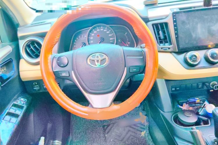 Used Toyota RAV4 2016 2.0L CVT Two-Wheel Drive Urban Edition China V Standard Steering Wheel