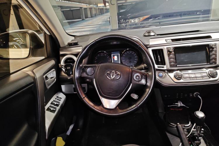 Used Toyota RAV4 2016 2.0L CVT Two-Wheel Drive Smart Edition China V Standard Steering Wheel