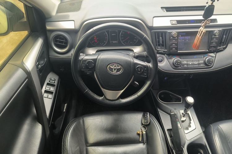 Used Toyota RAV4 2016 2.0L CVT Two-Wheel Drive Smart Edition China V Standard Steering Wheel