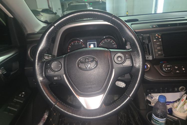 Used Toyota RAV4 2016 2.0L CVT 4x4 New Edition China V Standard Steering Wheel