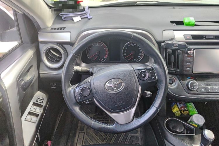 Used Toyota RAV4 2016 2.5L Automatic 4x4 Elite Edition Steering Wheel