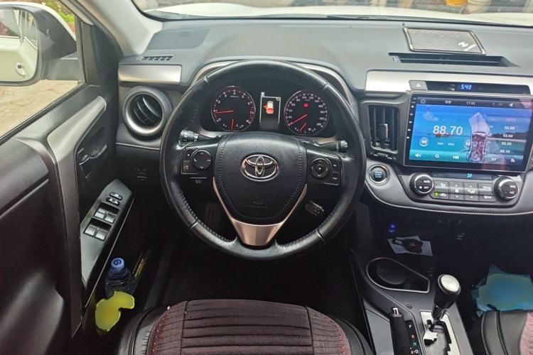 Used Toyota RAV4 2016 2.0L CVT Two-Wheel Drive Smart Edition China V Standard Steering Wheel