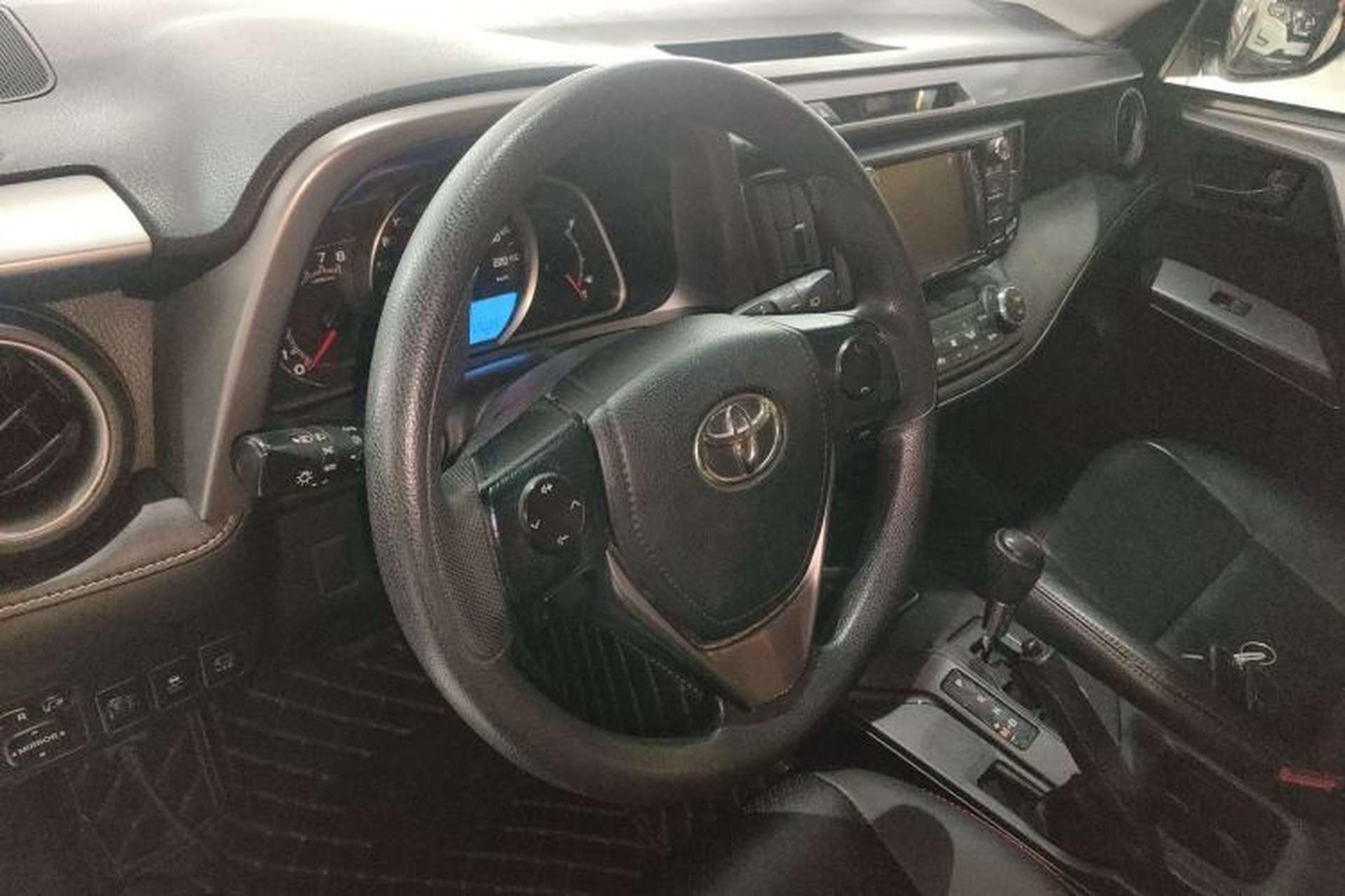 Used Toyota RAV4 2016 2.0L CVT Two-Wheel Drive Comfort Edition China V Standard Steering Wheel