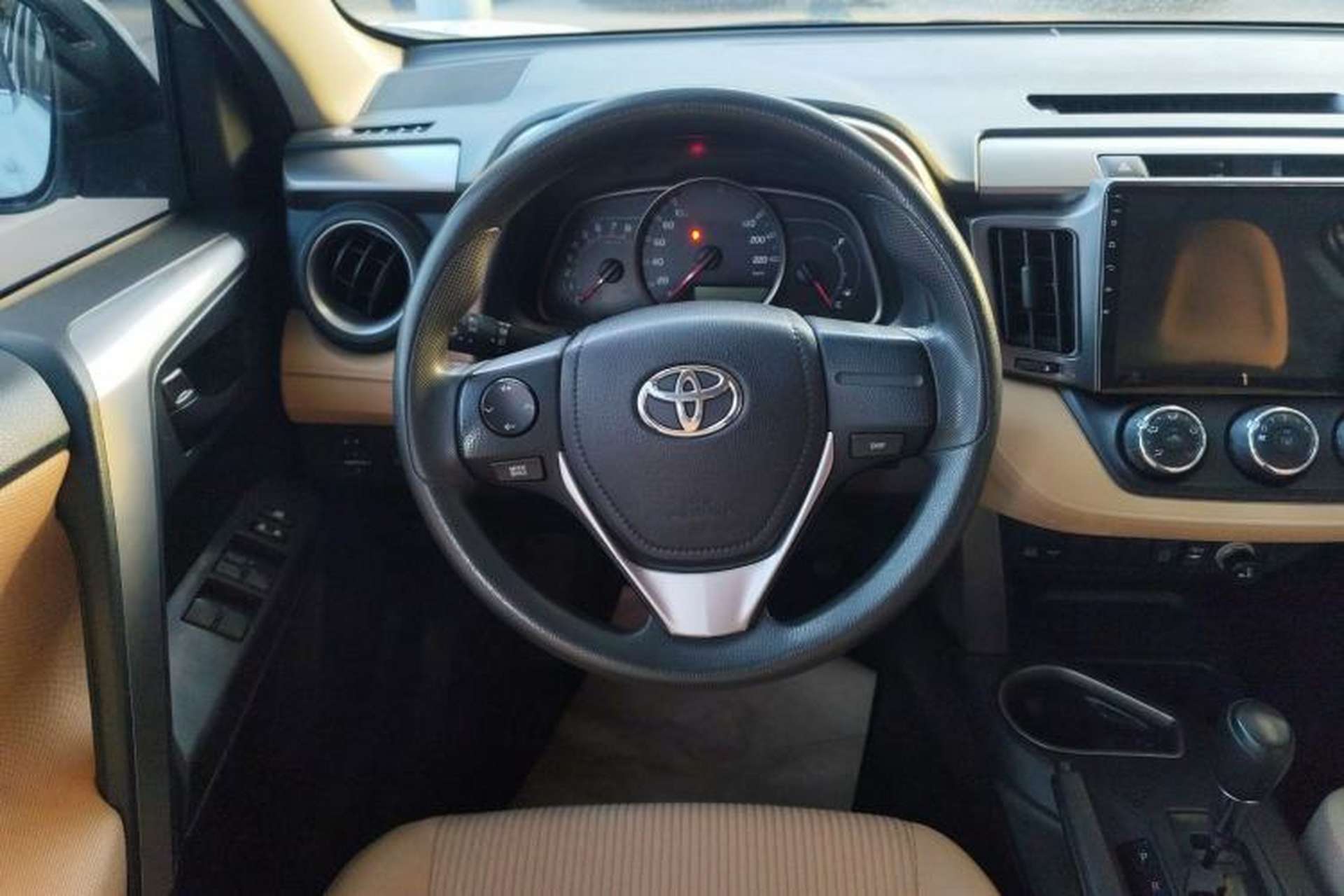 Used Toyota RAV4 2016 2.0L CVT Two-Wheel Drive Urban Edition China V Standard Steering Wheel