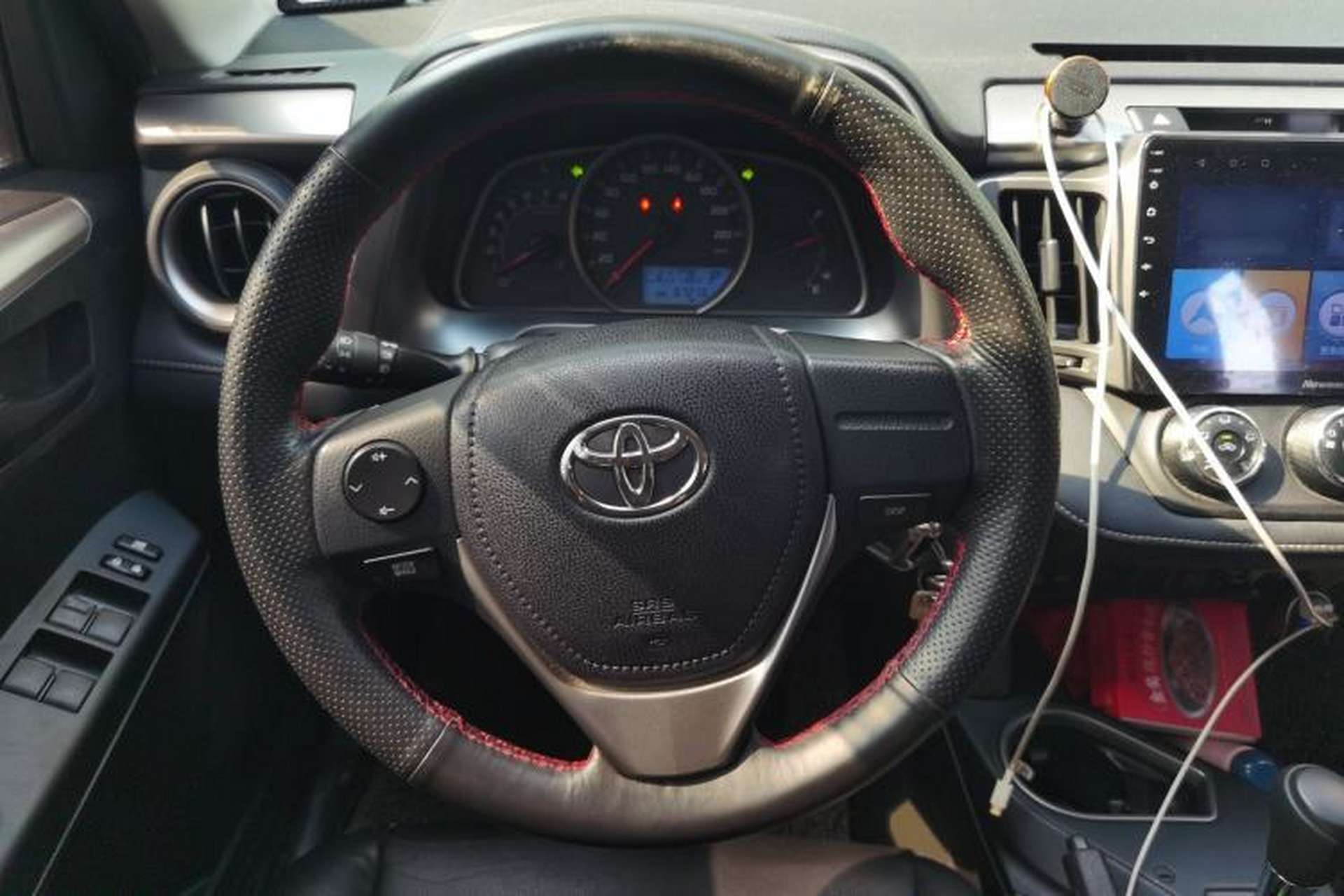 Used Toyota RAV4 2016 2.0L CVT Two-Wheel Drive Urban Edition China V Standard Steering Wheel