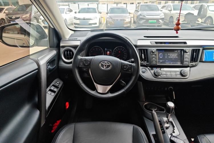 Used Toyota RAV4 2016 2.0L CVT 4x4 New Edition China V Standard Steering Wheel