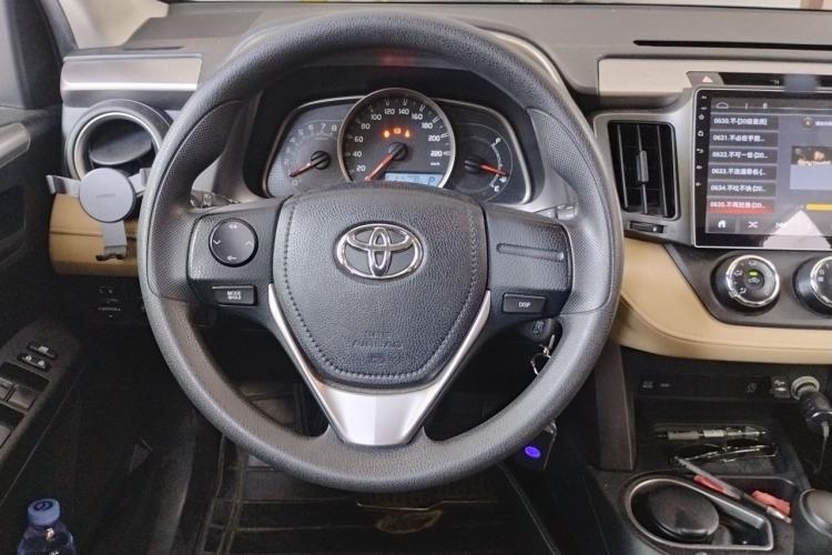 Used Toyota RAV4 2016 2.0L CVT Two-Wheel Drive Urban Edition China V Standard Steering Wheel