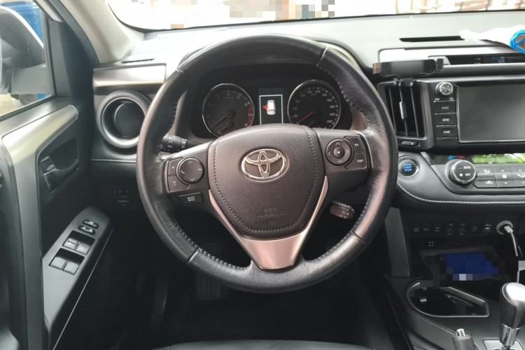 Used Toyota RAV4 2016 2.0L CVT 4x4 New Edition China V Standard Steering Wheel