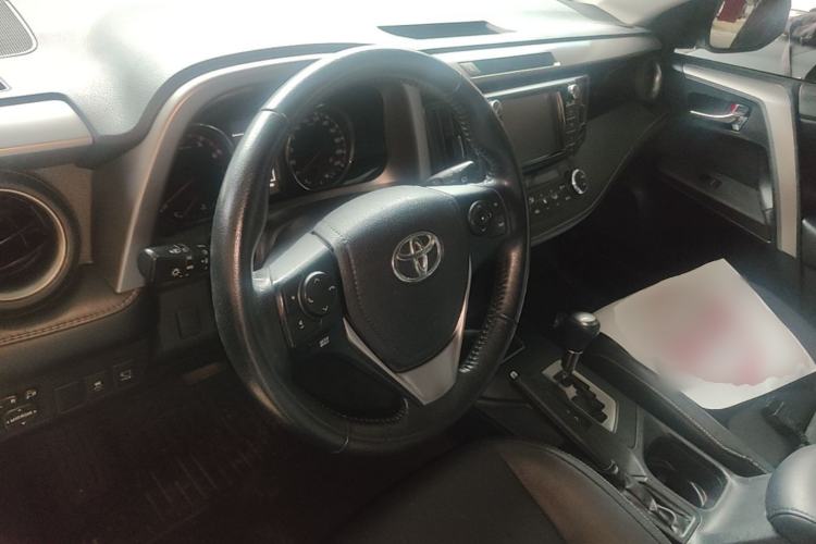 Used Toyota RAV4 2016 2.0L CVT 4x4 New Edition China V Standard Steering Wheel