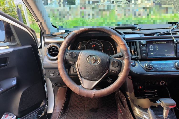 Used Toyota RAV4 2016 2.0L CVT Two-Wheel Drive Comfort Edition China V Standard Steering Wheel
