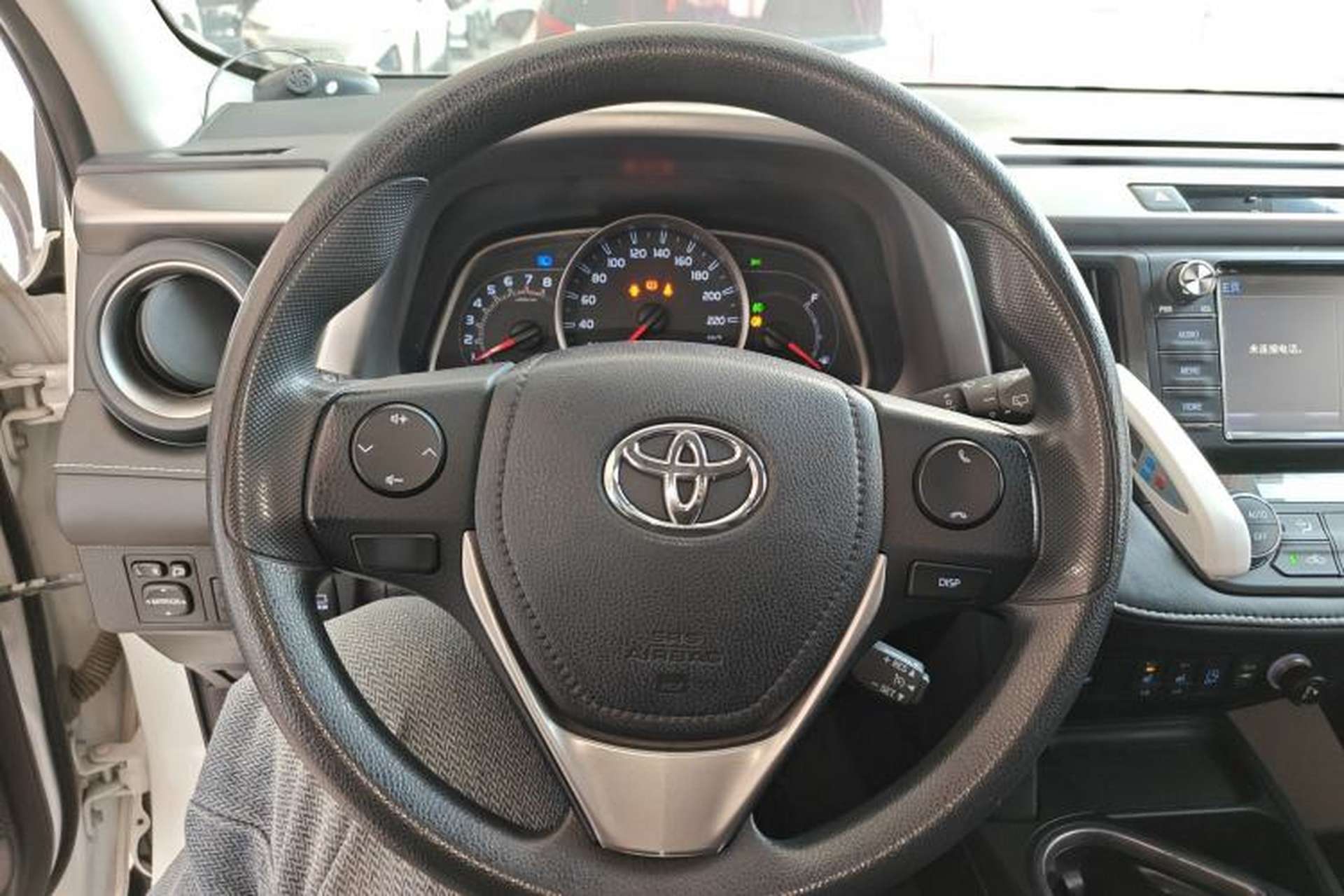Used Toyota RAV4 2016 2.0L CVT Two-Wheel Drive Comfort Edition China V Standard Steering Wheel