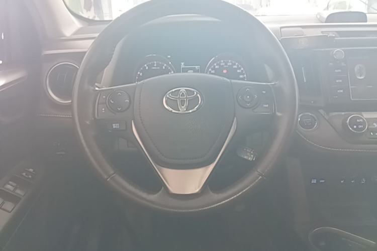 Used Toyota RAV4 2016 2.0L CVT Two-Wheel Drive Smart Edition China V Standard Steering Wheel