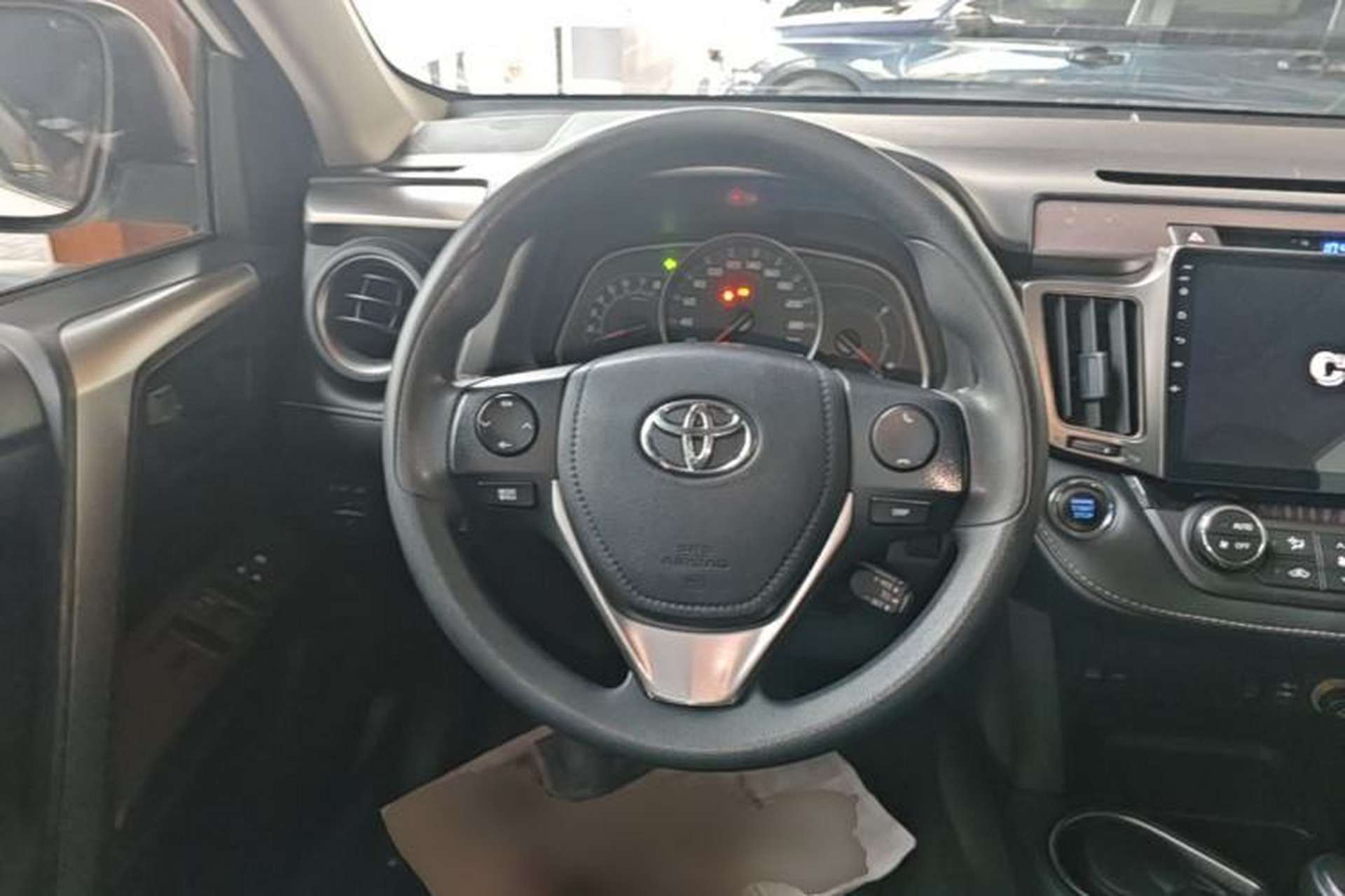 Used Toyota RAV4 2016 2.0L CVT Two-Wheel Drive Fashion Edition China V Standard Steering Wheel