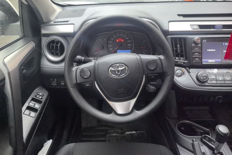 Used Toyota RAV4 2016 2.0L CVT Two-Wheel Drive Comfort Edition China V Standard Steering Wheel