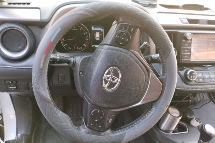Used Toyota RAV4 2016 2.0L CVT Two-Wheel Drive Smart Edition China V Standard Steering Wheel